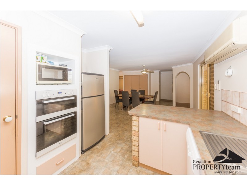 16 Tappak Street, Waggrakine WA 6530