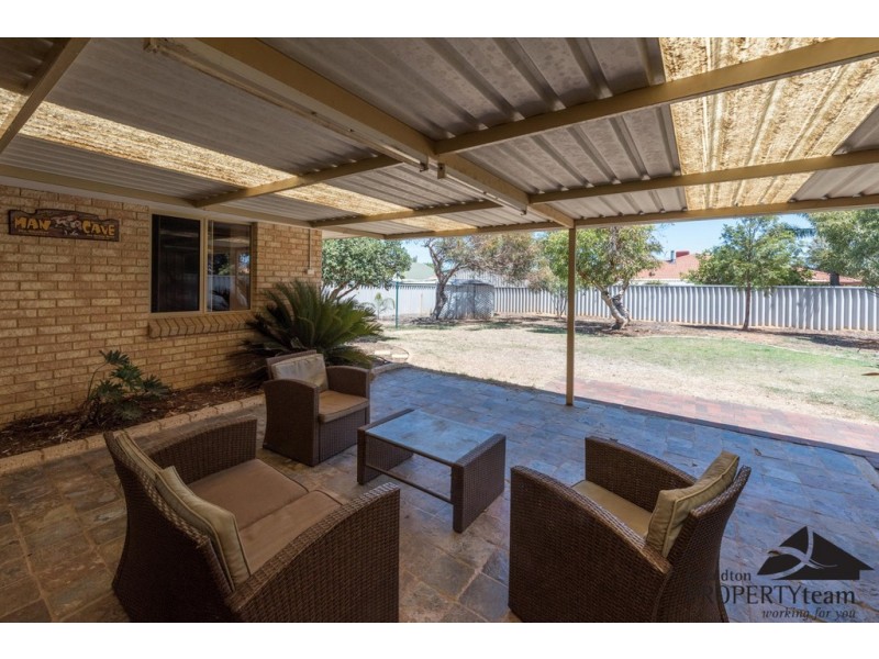 16 Tappak Street, Waggrakine WA 6530