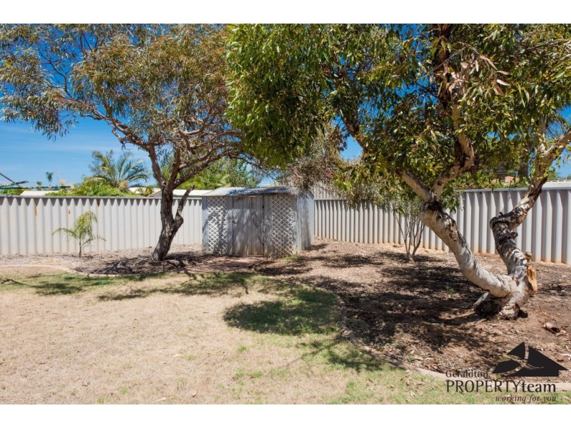 16 Tappak Street, Waggrakine WA 6530