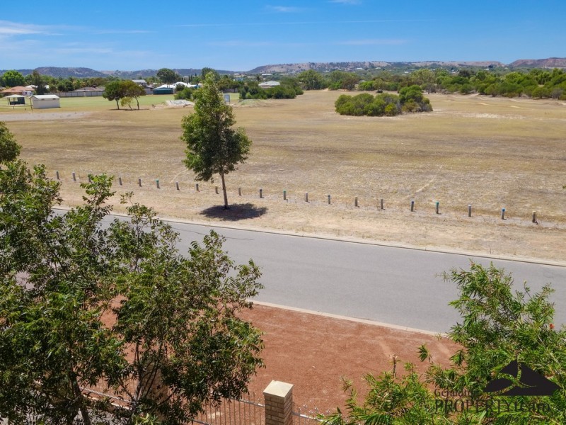 16 Tappak Street, Waggrakine WA 6530