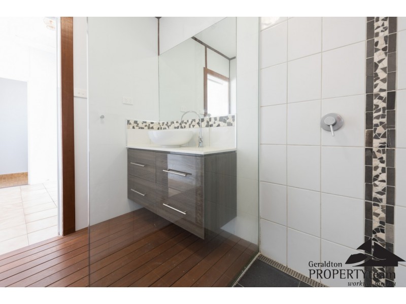 234A Sixth Street, Wonthella WA 6530