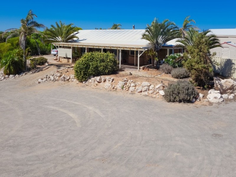 41 Eakins Crescent, Wandina WA 6530