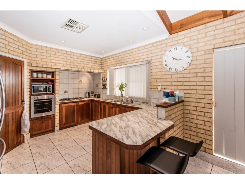 41 Eakins Crescent, Wandina WA 6530