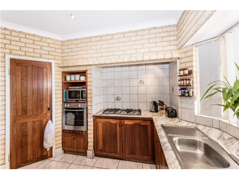 41 Eakins Crescent, Wandina WA 6530