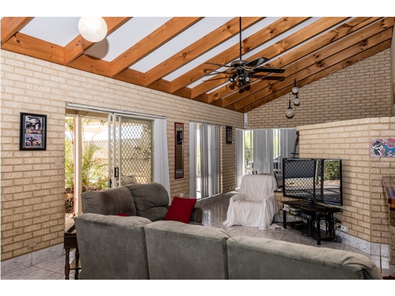 41 Eakins Crescent, Wandina WA 6530