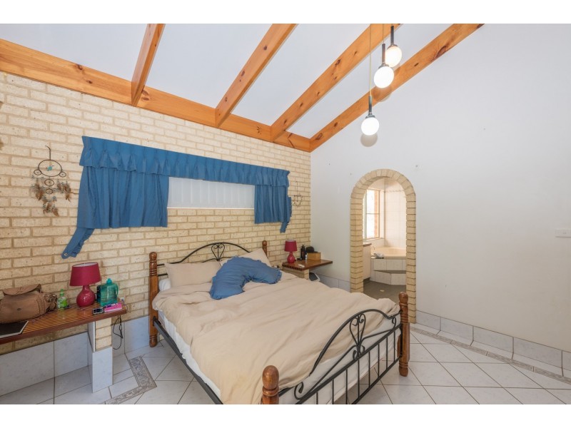 41 Eakins Crescent, Wandina WA 6530