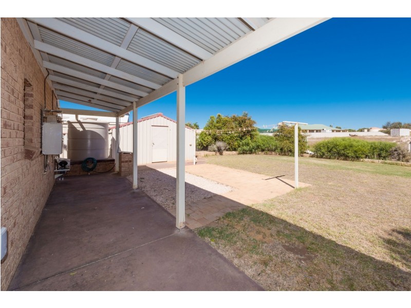 41 Eakins Crescent, Wandina WA 6530