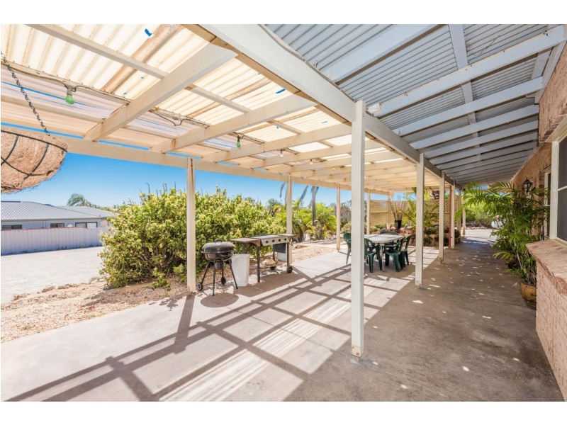 41 Eakins Crescent, Wandina WA 6530