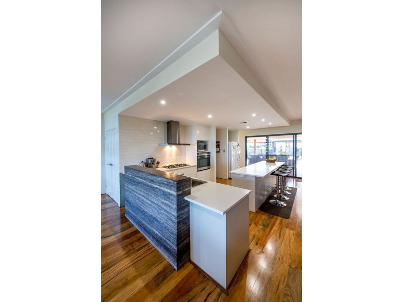 5 Estuary Way, Drummond Cove WA 6532