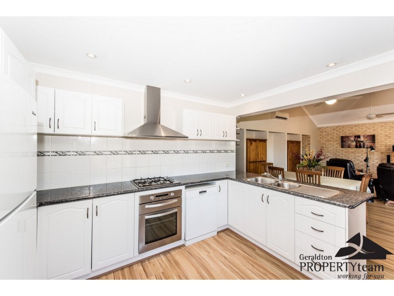 76 Hall Road, Waggrakine WA 6530