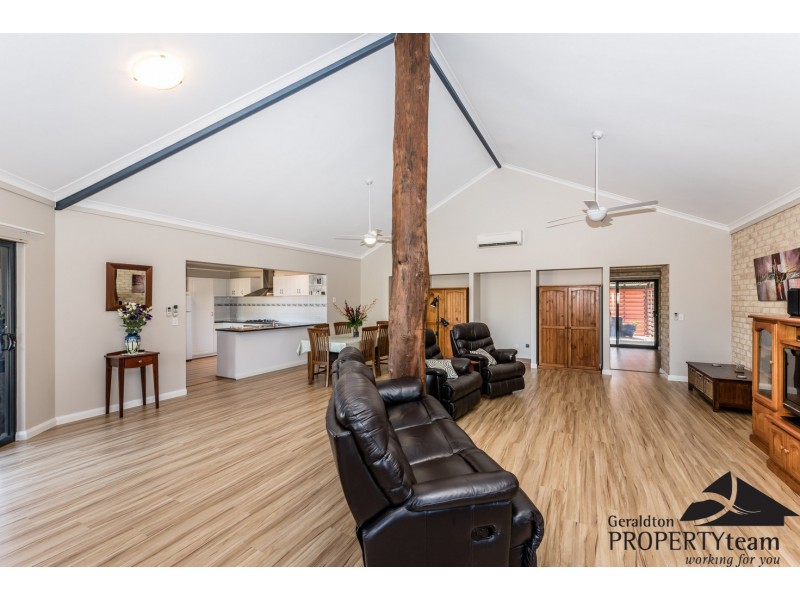 76 Hall Road, Waggrakine WA 6530