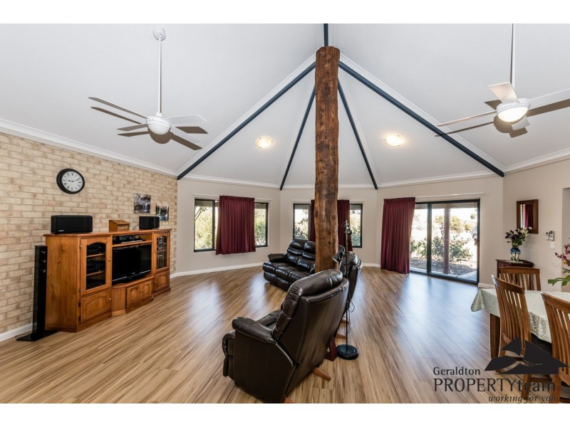 76 Hall Road, Waggrakine WA 6530