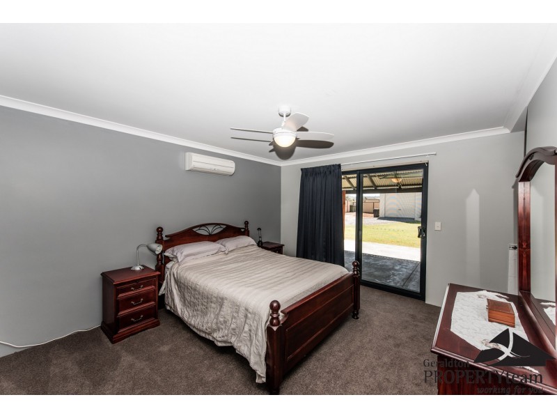 76 Hall Road, Waggrakine WA 6530