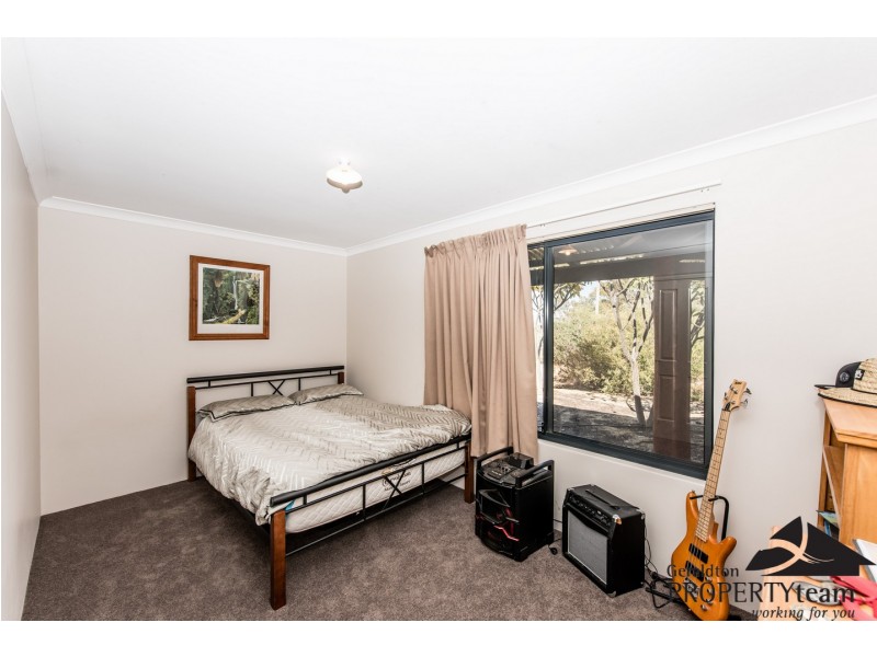 76 Hall Road, Waggrakine WA 6530