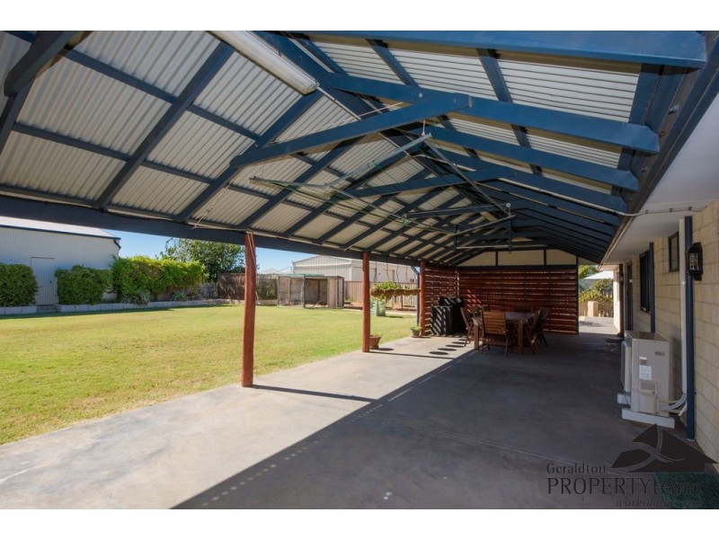 76 Hall Road, Waggrakine WA 6530