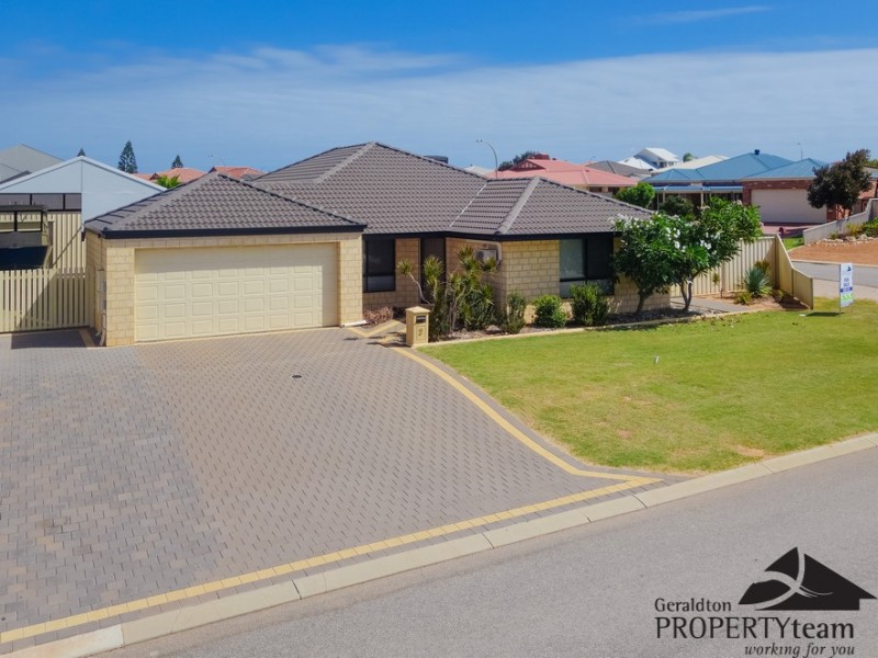2 Fleetwing Street, Wandina WA 6530