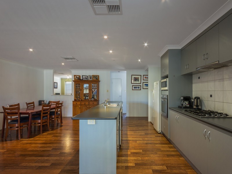 2 Fleetwing Street, Wandina WA 6530