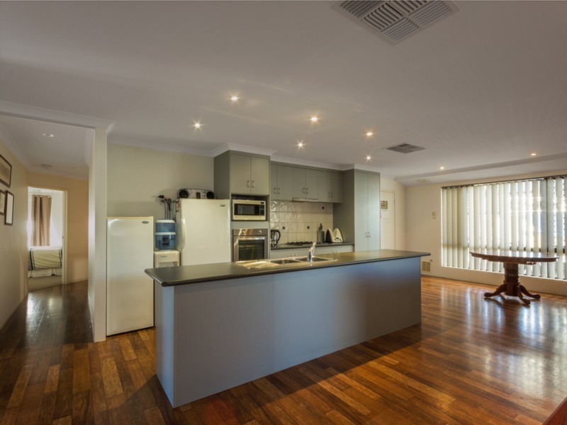 2 Fleetwing Street, Wandina WA 6530