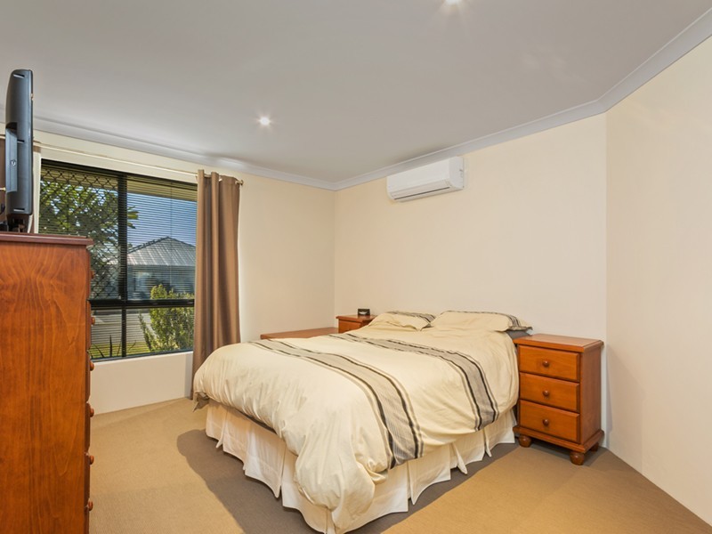 2 Fleetwing Street, Wandina WA 6530