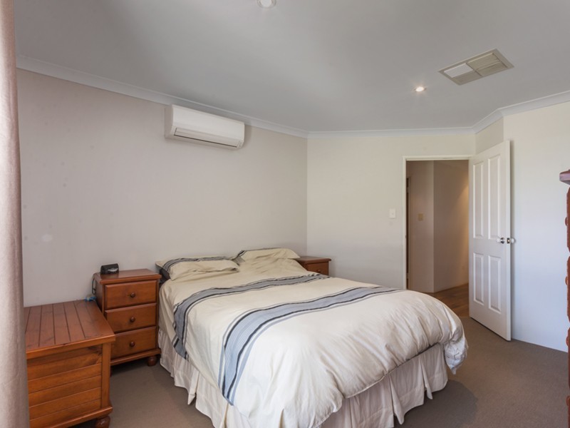 2 Fleetwing Street, Wandina WA 6530