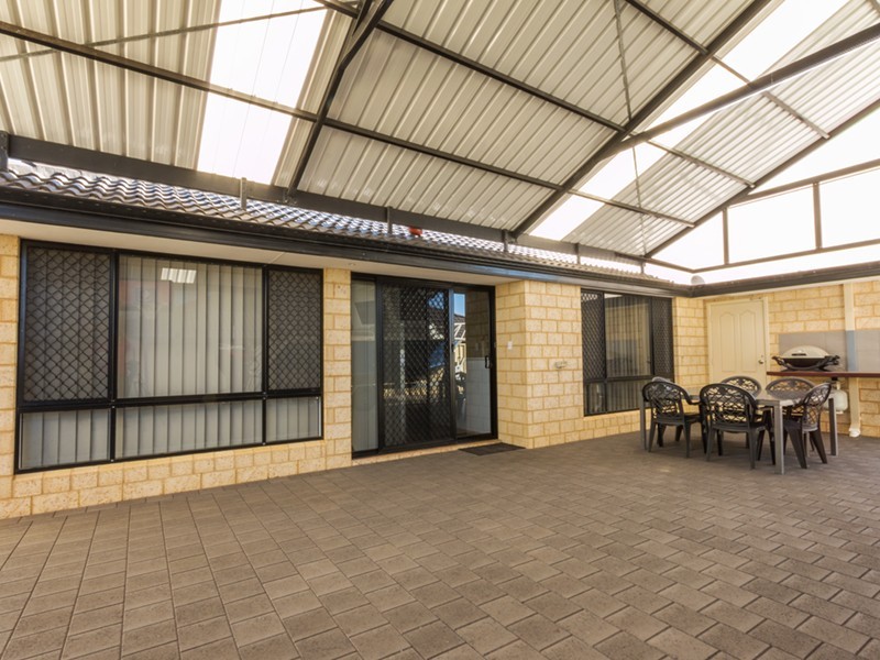 2 Fleetwing Street, Wandina WA 6530