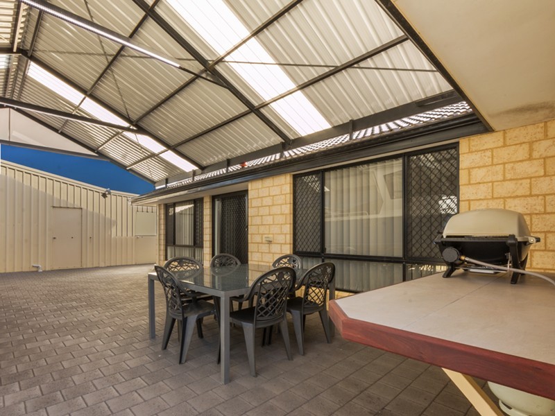 2 Fleetwing Street, Wandina WA 6530