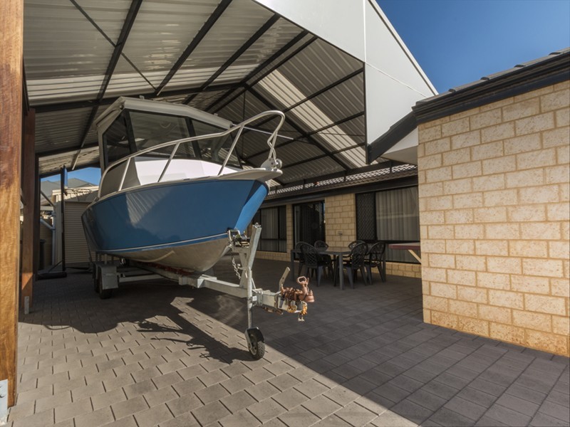 2 Fleetwing Street, Wandina WA 6530