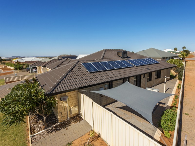 2 Fleetwing Street, Wandina WA 6530