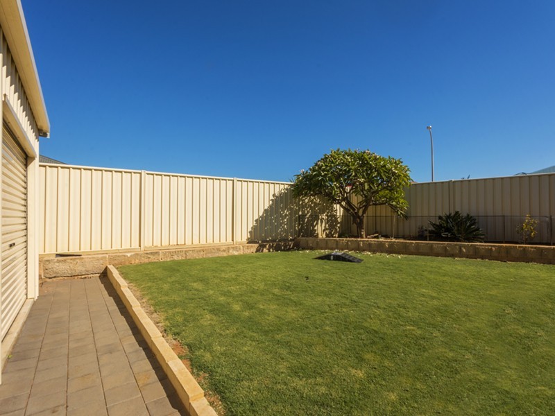 2 Fleetwing Street, Wandina WA 6530