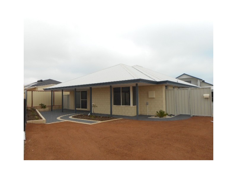 10 Edgewater Close, Glenfield WA 6532