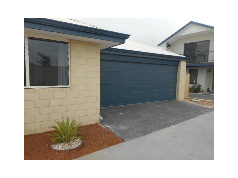 10 Edgewater Close, Glenfield WA 6532