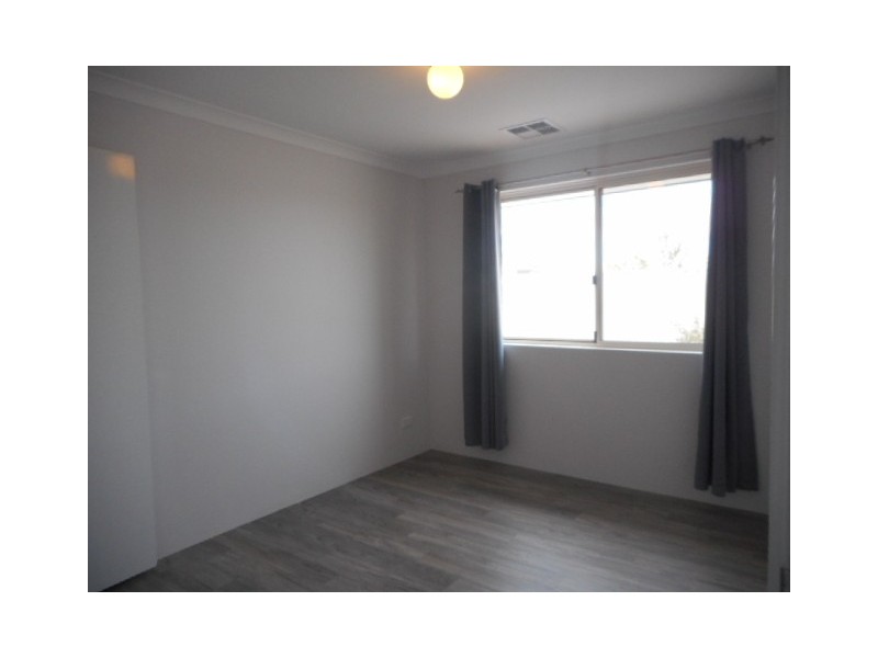 10 Edgewater Close, Glenfield WA 6532