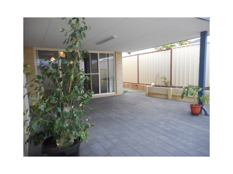 10 Edgewater Close, Glenfield WA 6532