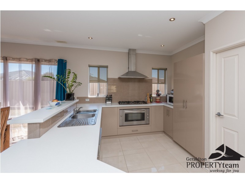 16 Jackson Loop, Wandina WA 6530