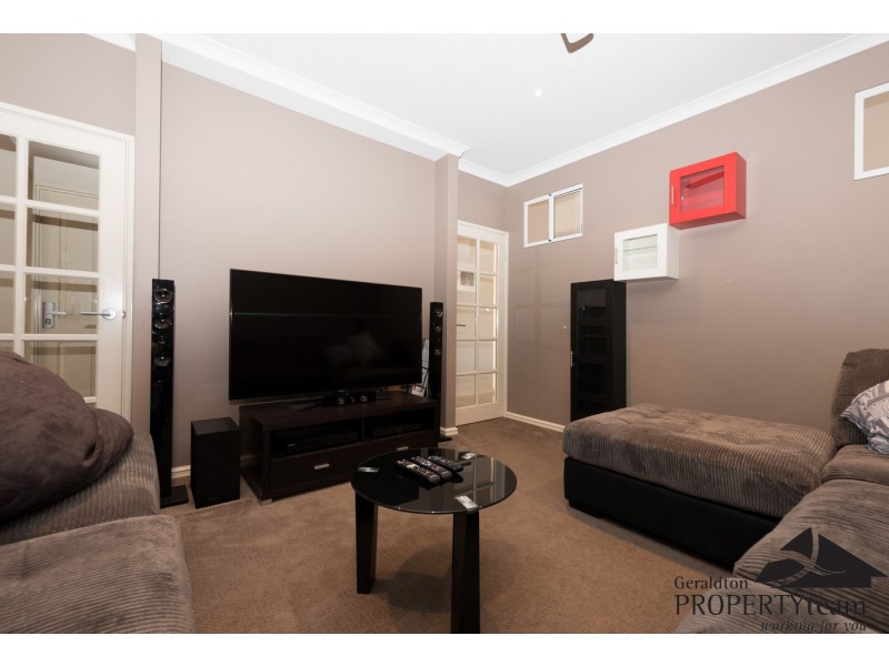 16 Jackson Loop, Wandina WA 6530