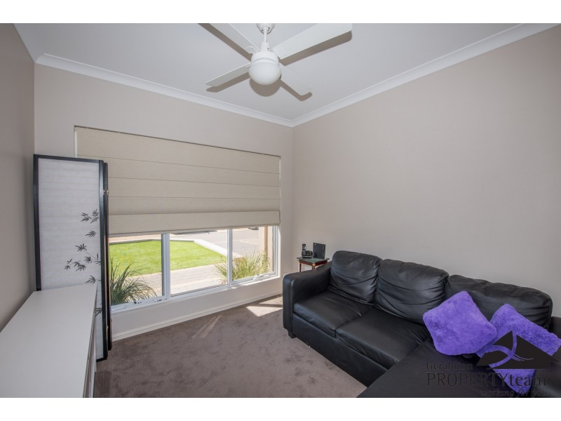 16 Jackson Loop, Wandina WA 6530