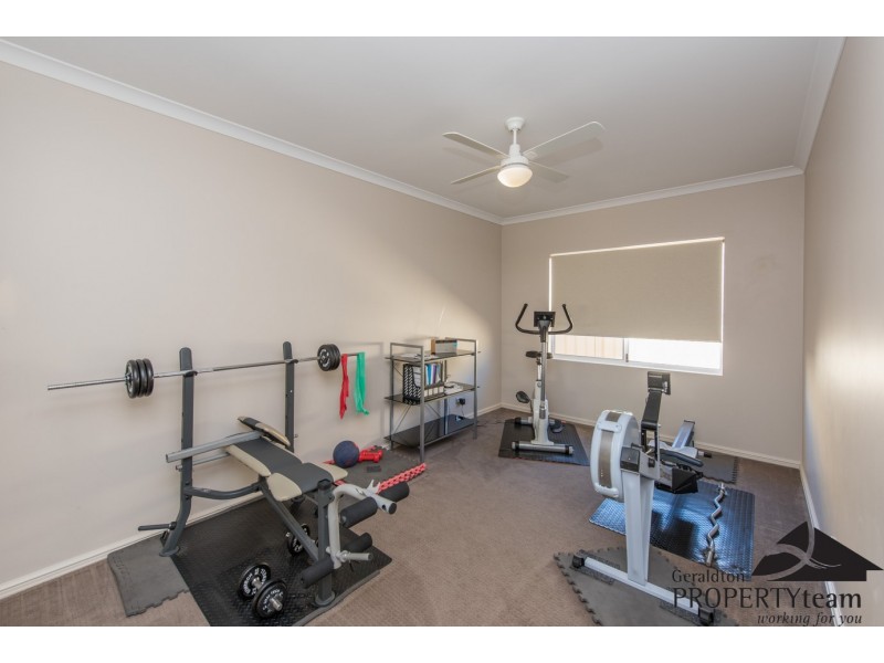 16 Jackson Loop, Wandina WA 6530