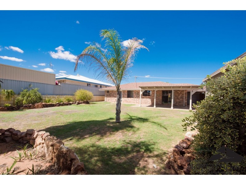 13 Falmouth Close, Tarcoola Beach WA 6530