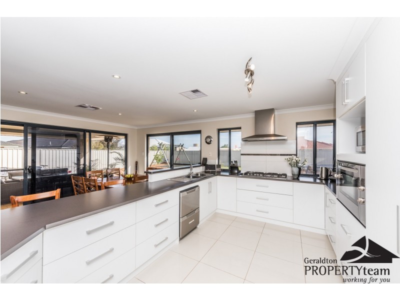 32 Yolanda Edge, Wandina WA 6530