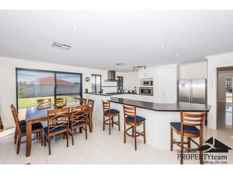 32 Yolanda Edge, Wandina WA 6530