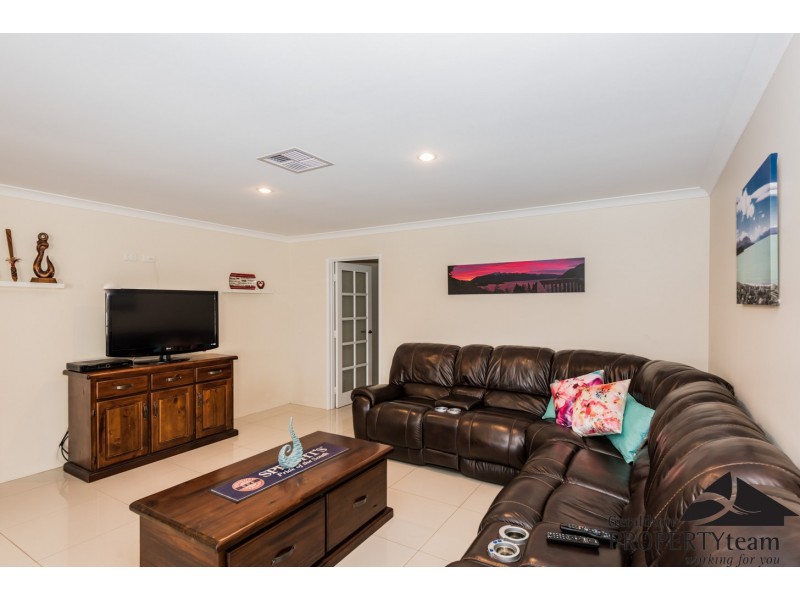 32 Yolanda Edge, Wandina WA 6530