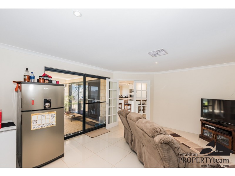 32 Yolanda Edge, Wandina WA 6530