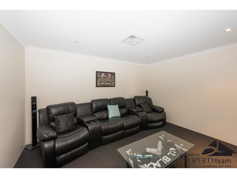 32 Yolanda Edge, Wandina WA 6530