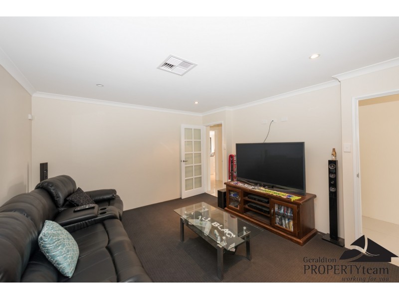 32 Yolanda Edge, Wandina WA 6530