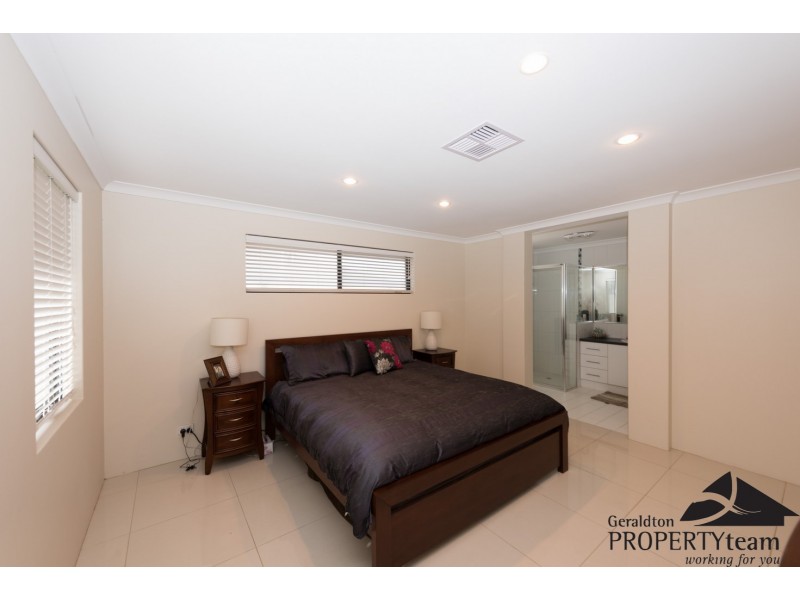 32 Yolanda Edge, Wandina WA 6530