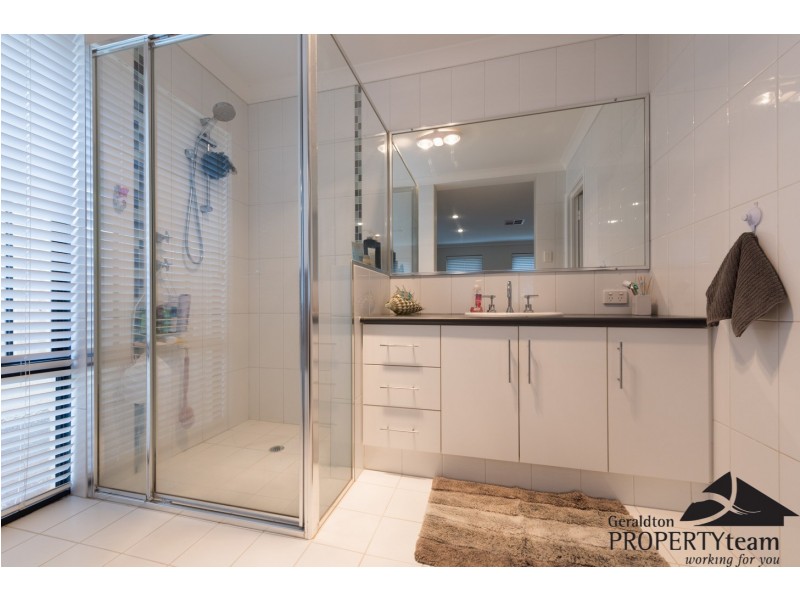 32 Yolanda Edge, Wandina WA 6530