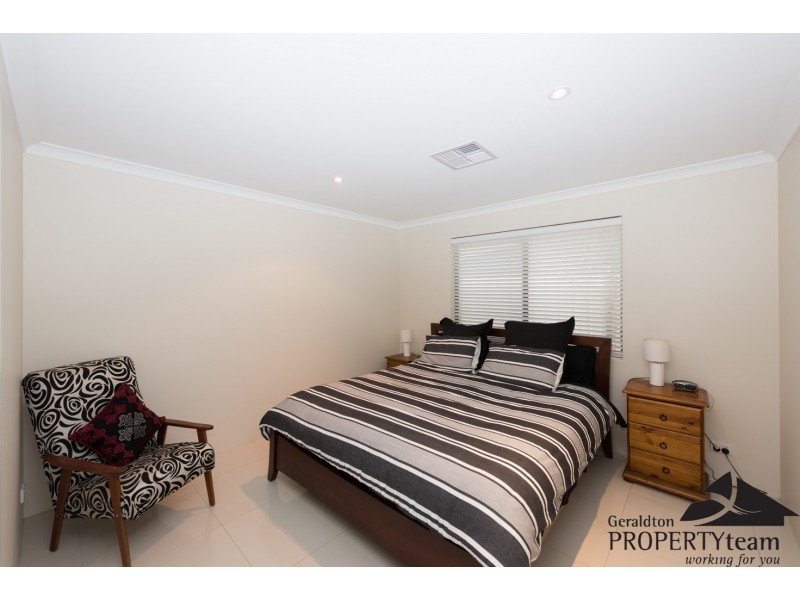 32 Yolanda Edge, Wandina WA 6530