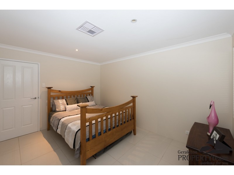 32 Yolanda Edge, Wandina WA 6530