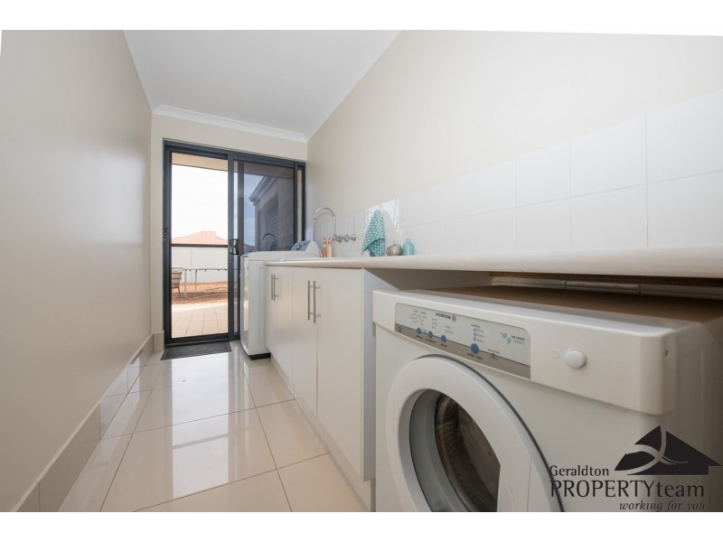 32 Yolanda Edge, Wandina WA 6530