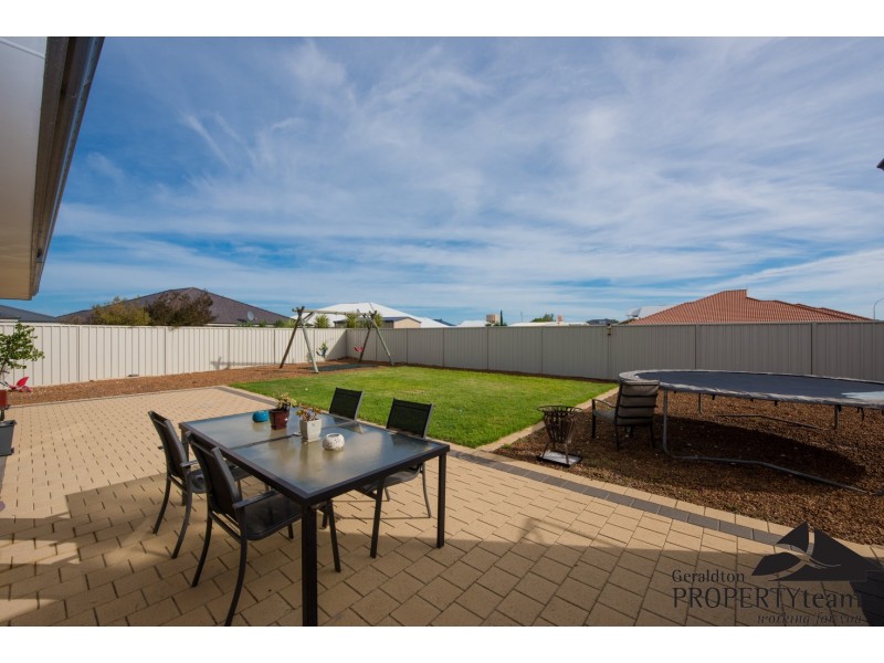 32 Yolanda Edge, Wandina WA 6530